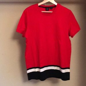 Hugo boss regular fit T-shirt size medium.